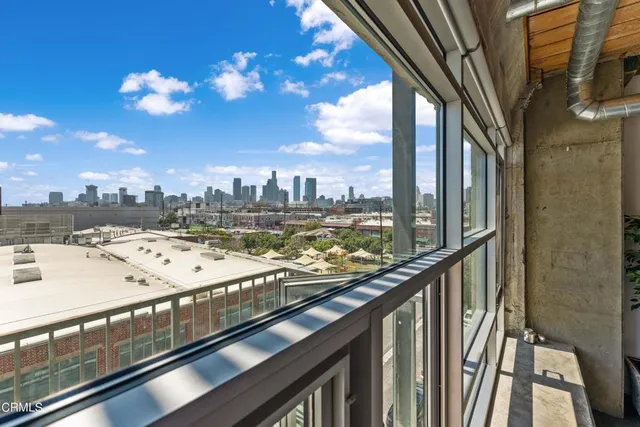 $3,700 | 530 South Hewitt Street, Unit 427, Los Angeles, CA 90013