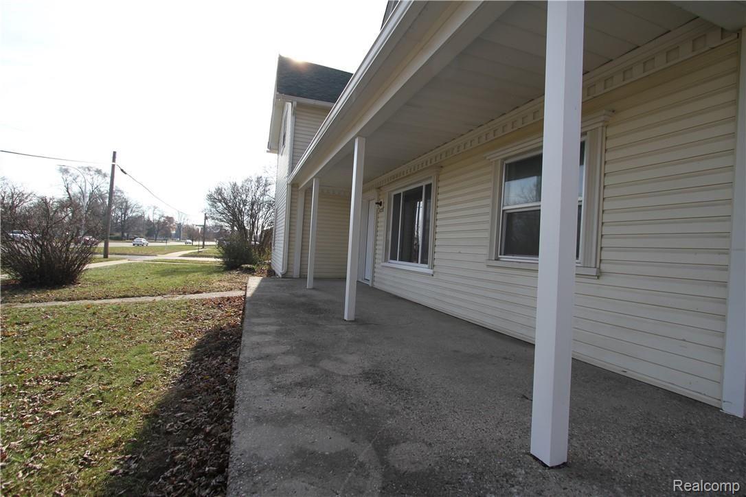 4226 Venoy Road Wayne, MI 48184 - Photo 5 of 37 IMG_2611.JPG