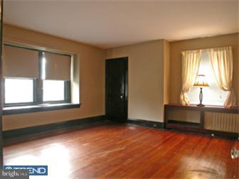 6427 Sherwood Road Philadelphia, PA 19151 - Photo 8 of 11 Bedroom - Main