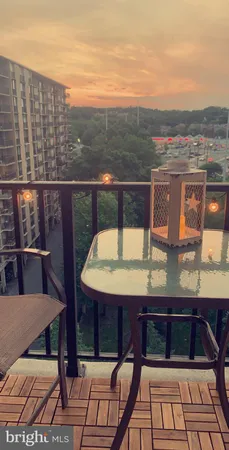 $269,900 | 4600 South Four Mile Run Drive, Unit 927, Arlington, VA 22204