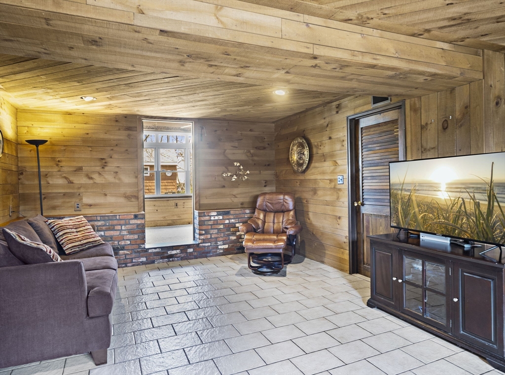 53 Forest Street Stoneham, MA 02180 - Photo 15 of 24 Gallery Image 15