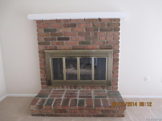 694 Tennyson, Unit 5 Rochester, MI 48307 - Photo 7 of 13 IMG_1234.jpg