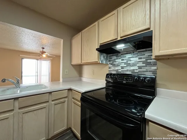 $1,425 | 6847 Canary Meadow Drive, Converse, TX 78109