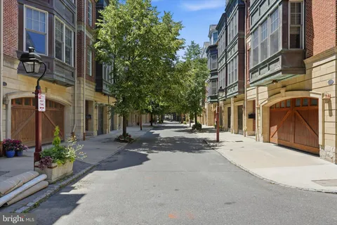 $1,895,000 | 212 Gaskill Street, Philadelphia, PA 19147