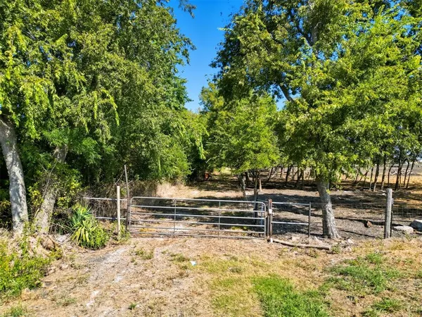 $185,000 | 3427 St Wolfe City Tx 75496, Wolfe City, TX 75496
