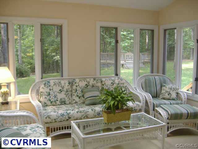 538 Fords Road Manakin-Sabot, VA 23103 - Photo 4 of 10 a living room with furniture and a large window