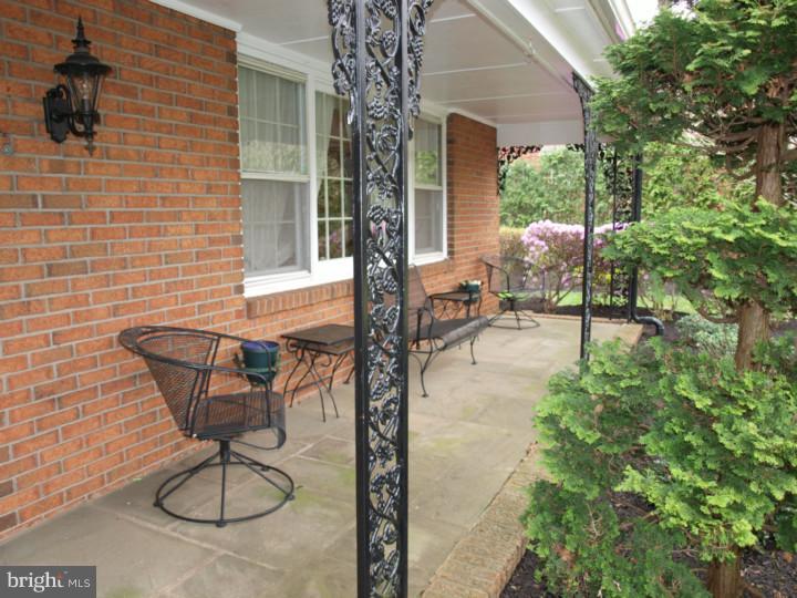 885 Sensor Road Yardley, PA 19067 - Photo 2 of 24 Porch