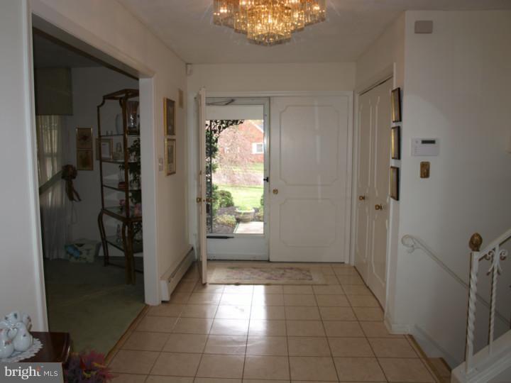 885 Sensor Road Yardley, PA 19067 - Photo 3 of 24 Foyer