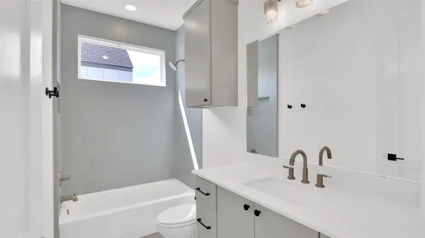 $3,100 | 7208 Providence Avenue, Unit 1, Austin, TX 78752