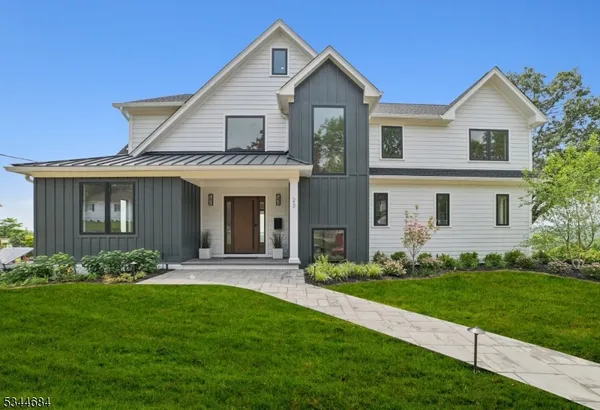 $2,895,000 | 23 Argyle Court, Summit, NJ 07901