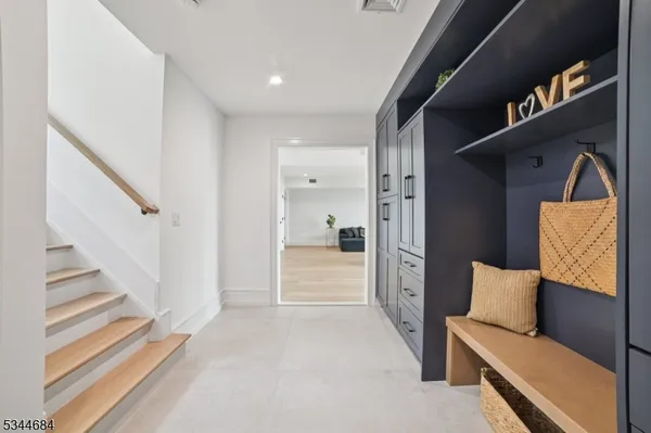 $2,895,000 | 23 Argyle Court, Summit, NJ 07901