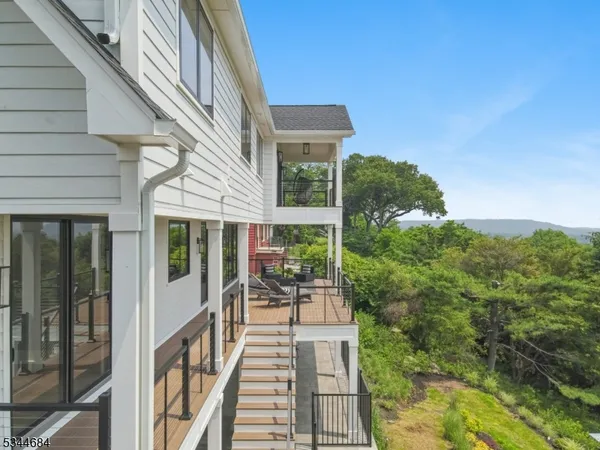 $2,895,000 | 23 Argyle Court, Summit, NJ 07901