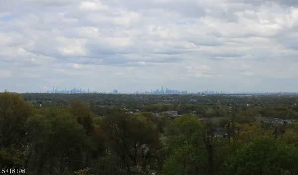 $2,895,000 | 23 Argyle Court, Summit, NJ 07901