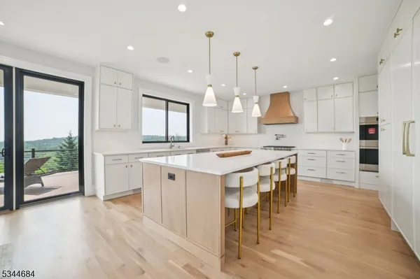 $2,895,000 | 23 Argyle Court, Summit, NJ 07901