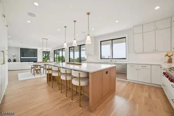 $2,895,000 | 23 Argyle Court, Summit, NJ 07901