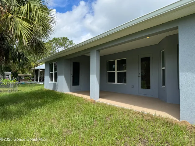 $425,650 | 1370 Schumann Drive, Sebastian, FL 32958