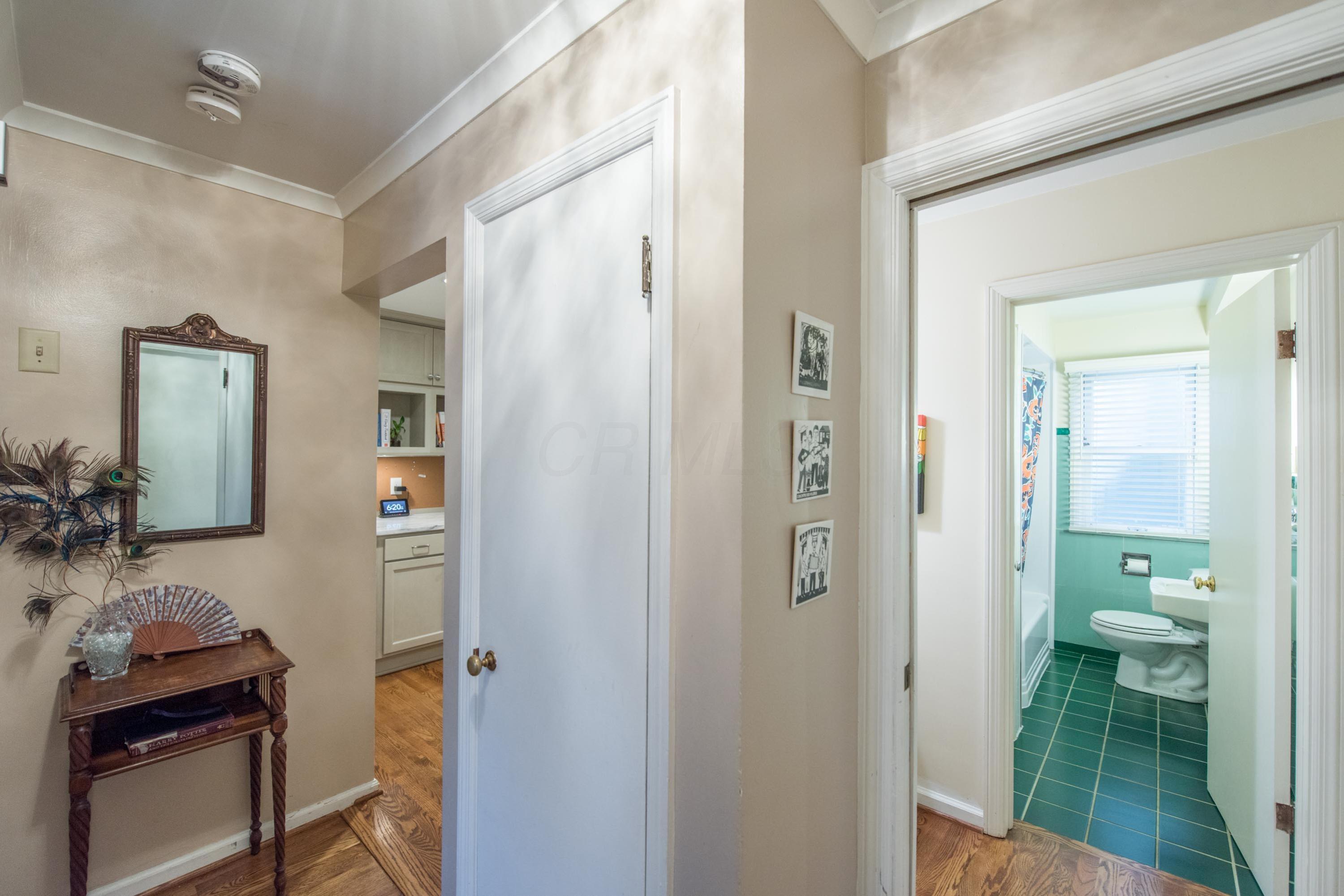 2761 Tremont Road Columbus, OH 43221 - Photo 25 of 61