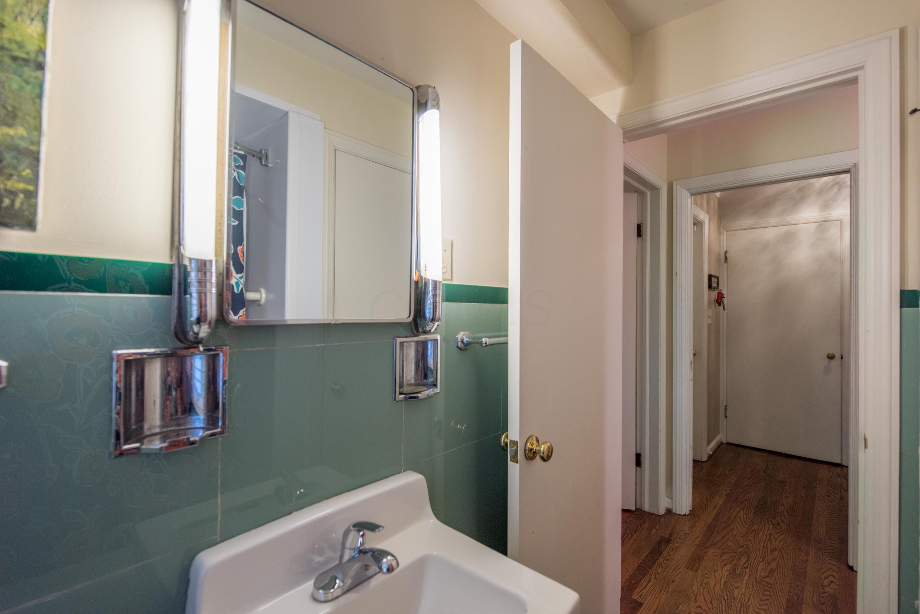 2761 Tremont Road Columbus, OH 43221 - Photo 27 of 61
