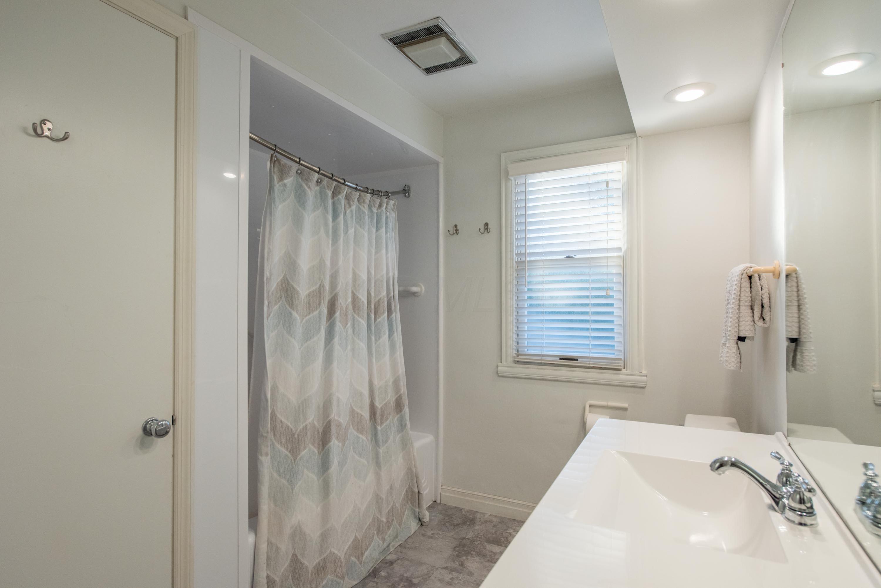 2761 Tremont Road Columbus, OH 43221 - Photo 38 of 61