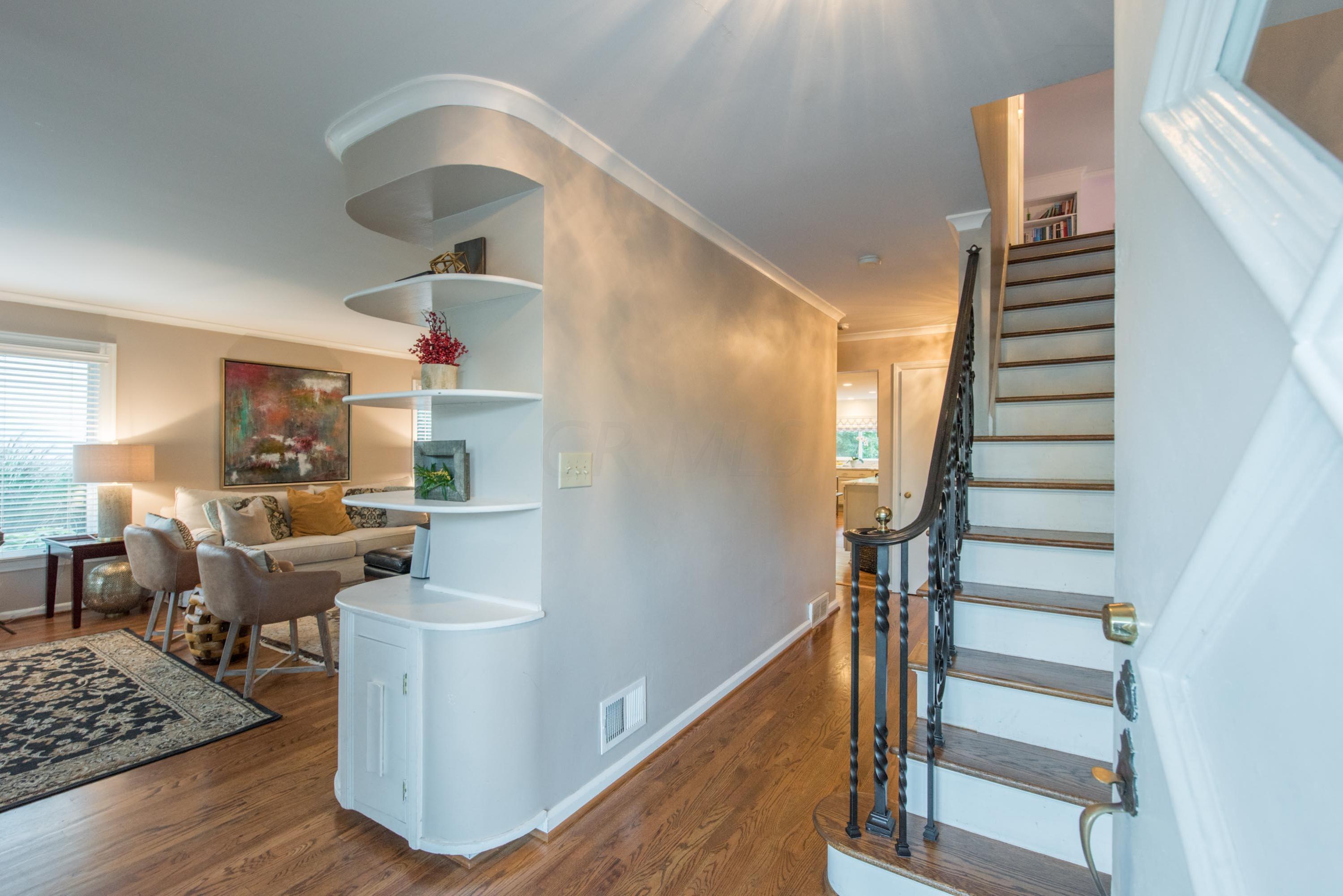 2761 Tremont Road Columbus, OH 43221 - Photo 6 of 61