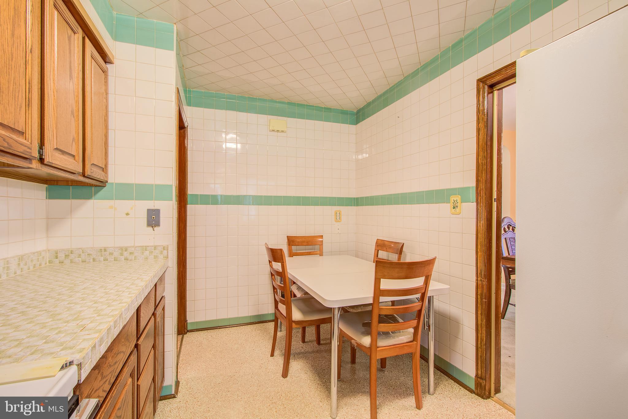 5808 10th Place Hyattsville, MD 20782 - Photo 12 of 36 Eat in Kitchen