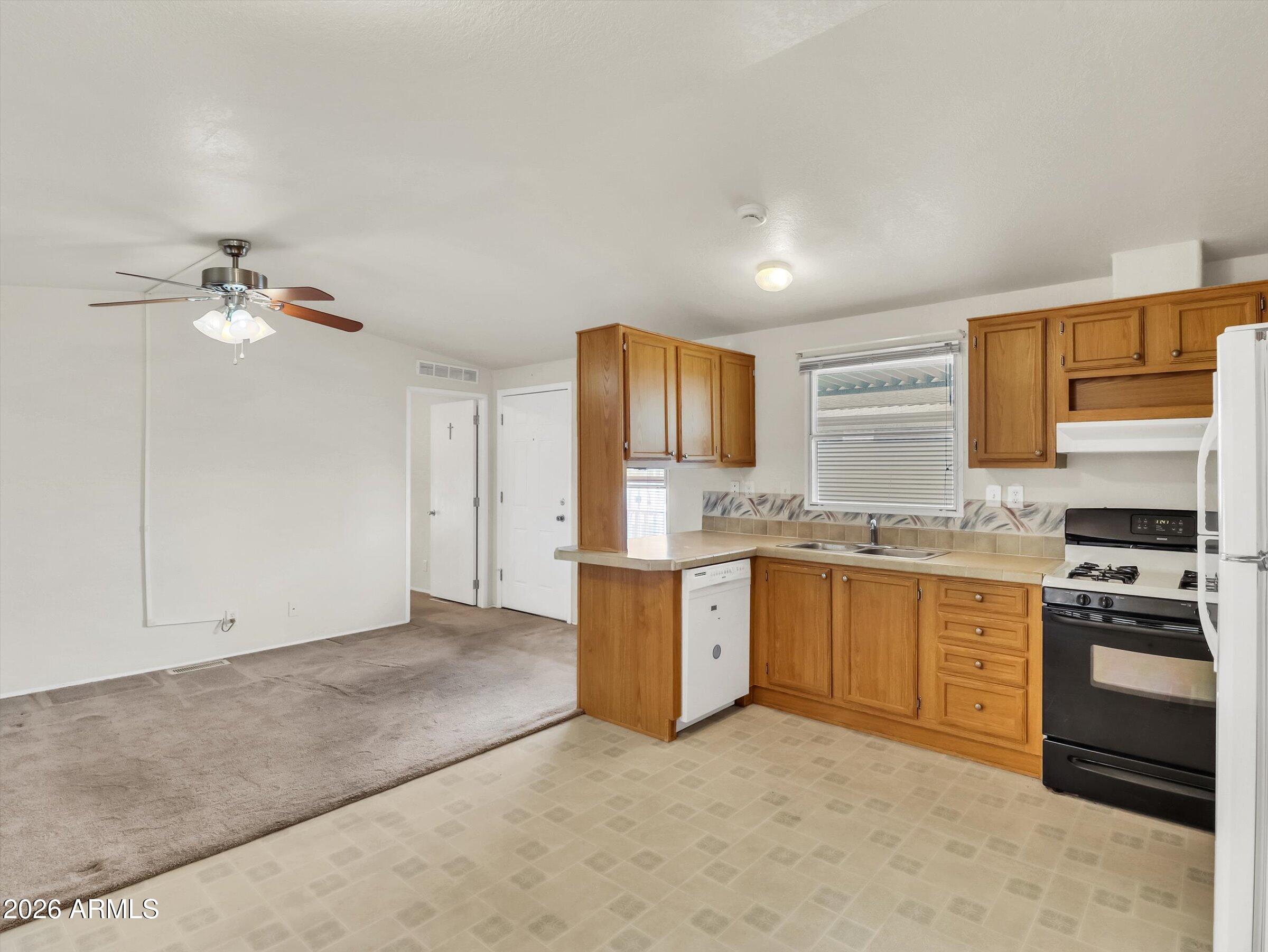 301 South Signal Butte Road, Unit 827 Apache Junction, AZ 85120 - Photo 7 of 29