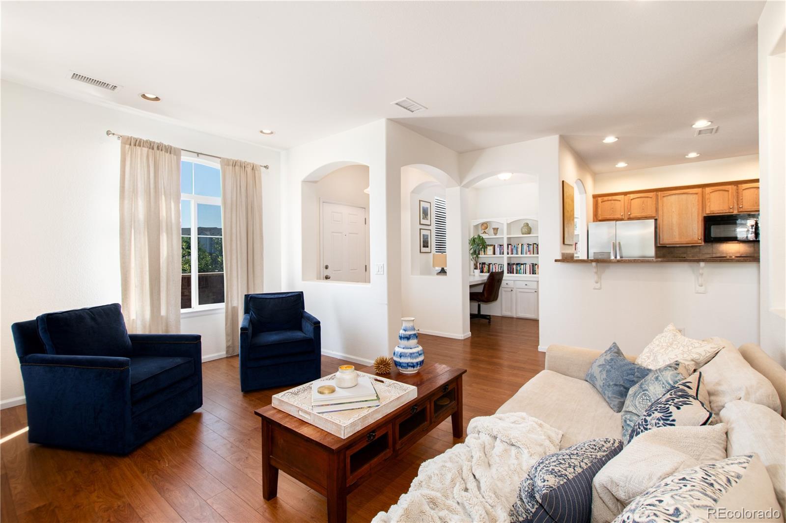 601 West Burgundy Street, Unit B Highlands Ranch, CO 80129 - Photo 12 of 43