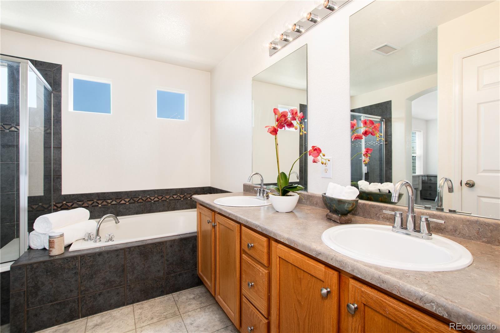 601 West Burgundy Street, Unit B Highlands Ranch, CO 80129 - Photo 30 of 43