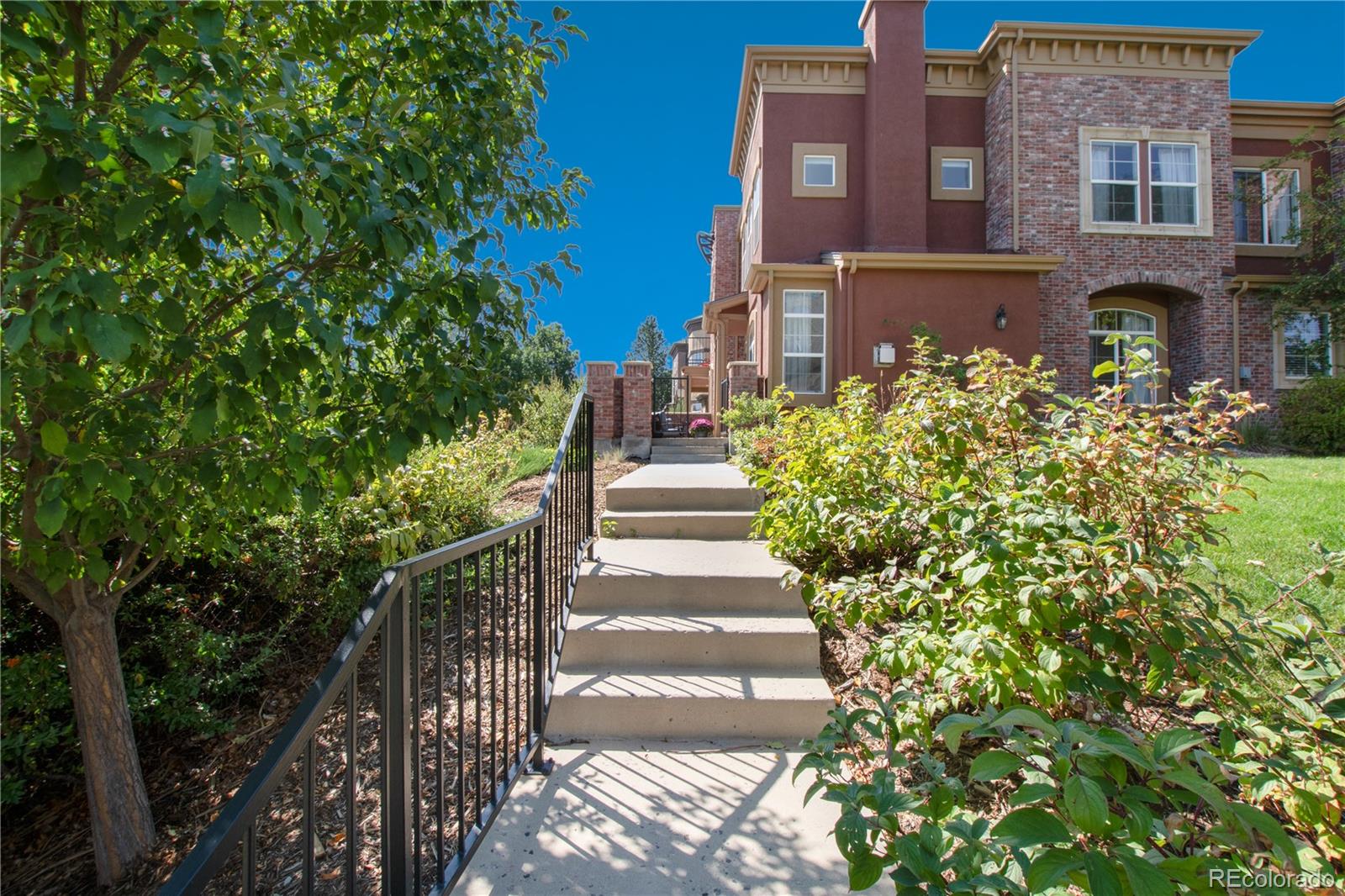 601 West Burgundy Street, Unit B Highlands Ranch, CO 80129 - Photo 39 of 43