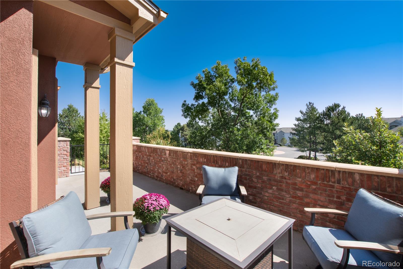 601 West Burgundy Street, Unit B Highlands Ranch, CO 80129 - Photo 5 of 43