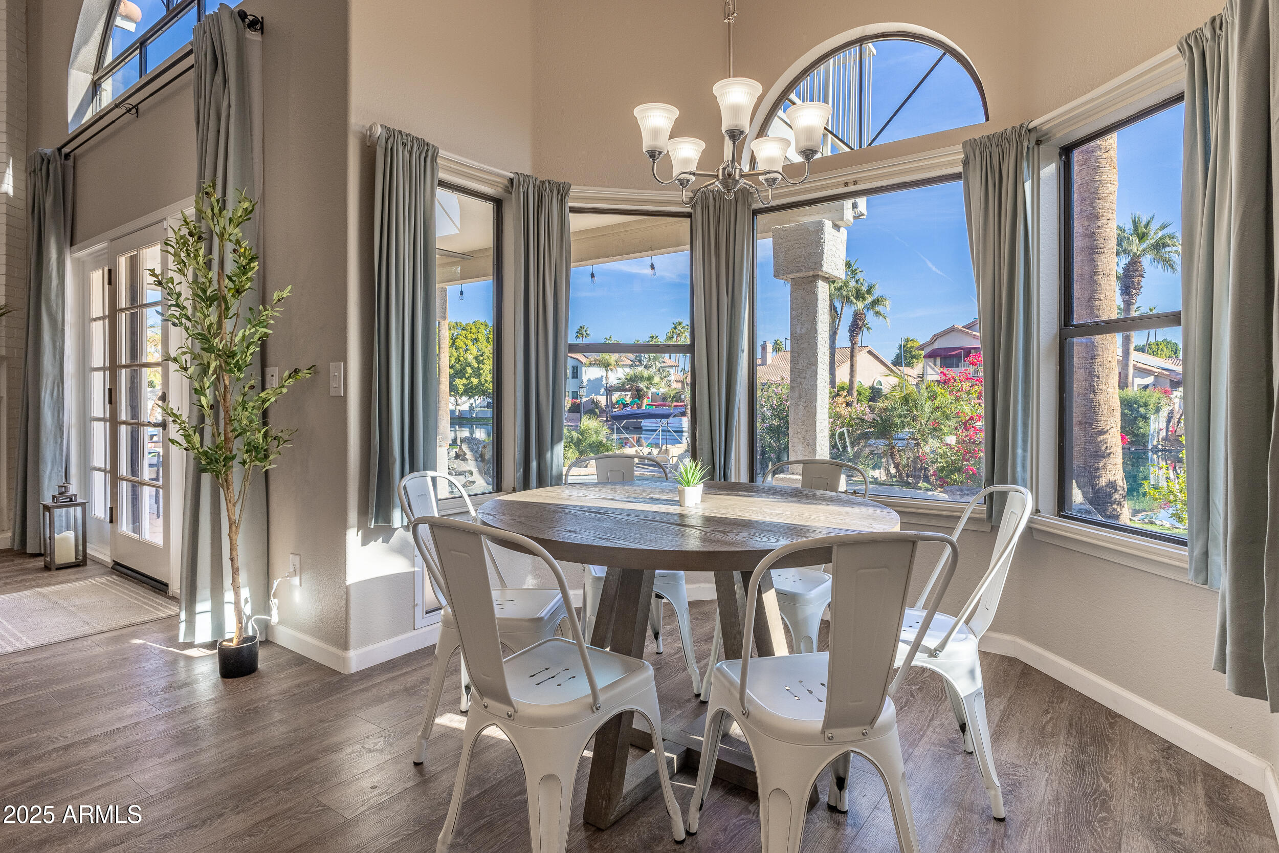 1011 South Coral Key Court Gilbert, AZ 85233 - Photo 27 of 42 Breakfast Nook