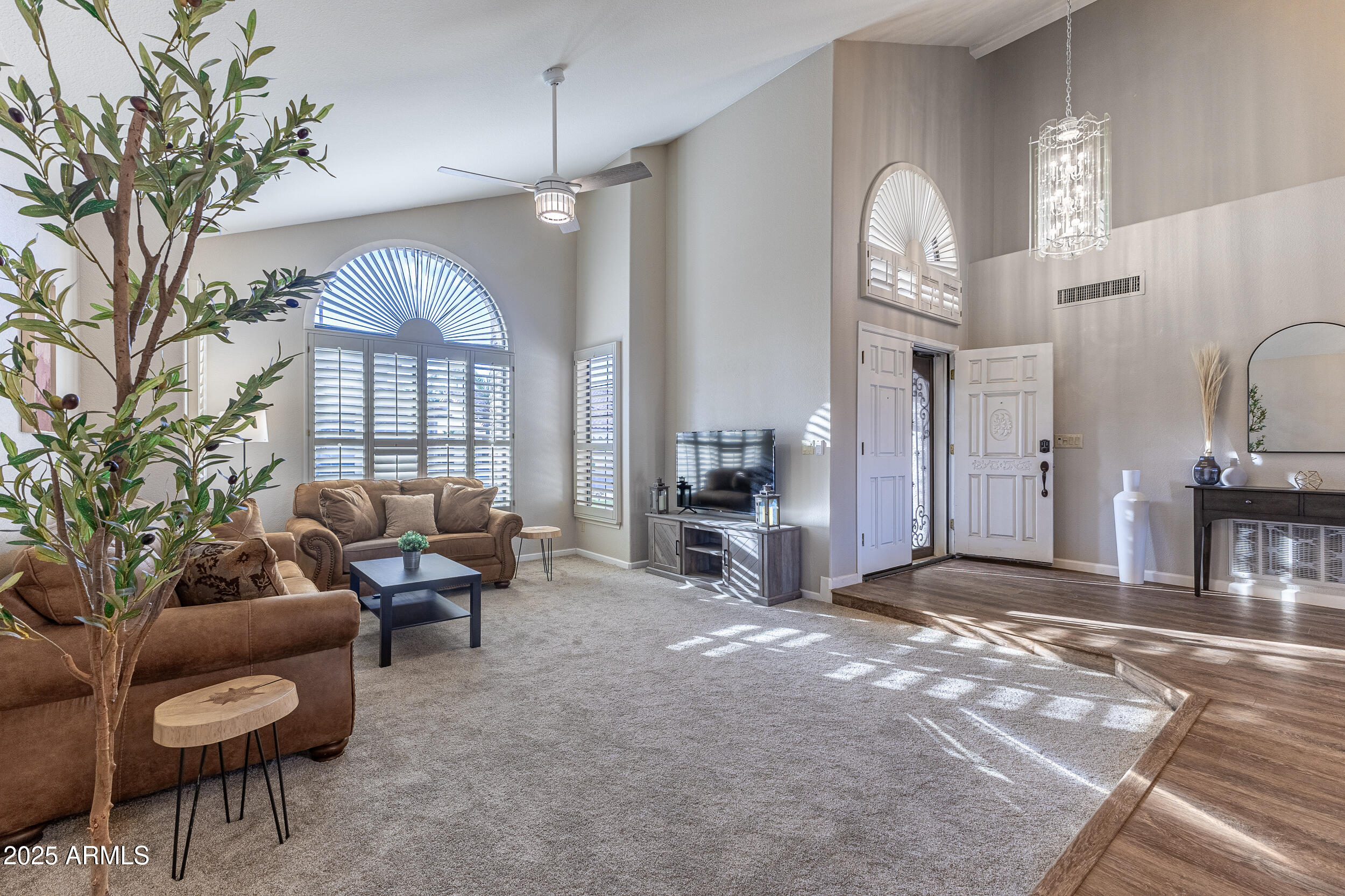 1011 South Coral Key Court Gilbert, AZ 85233 - Photo 29 of 42 Living Area