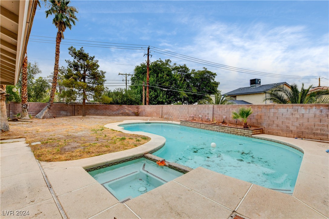 5020 Reno Court Las Vegas, NV 89119 - Photo 2 of 23