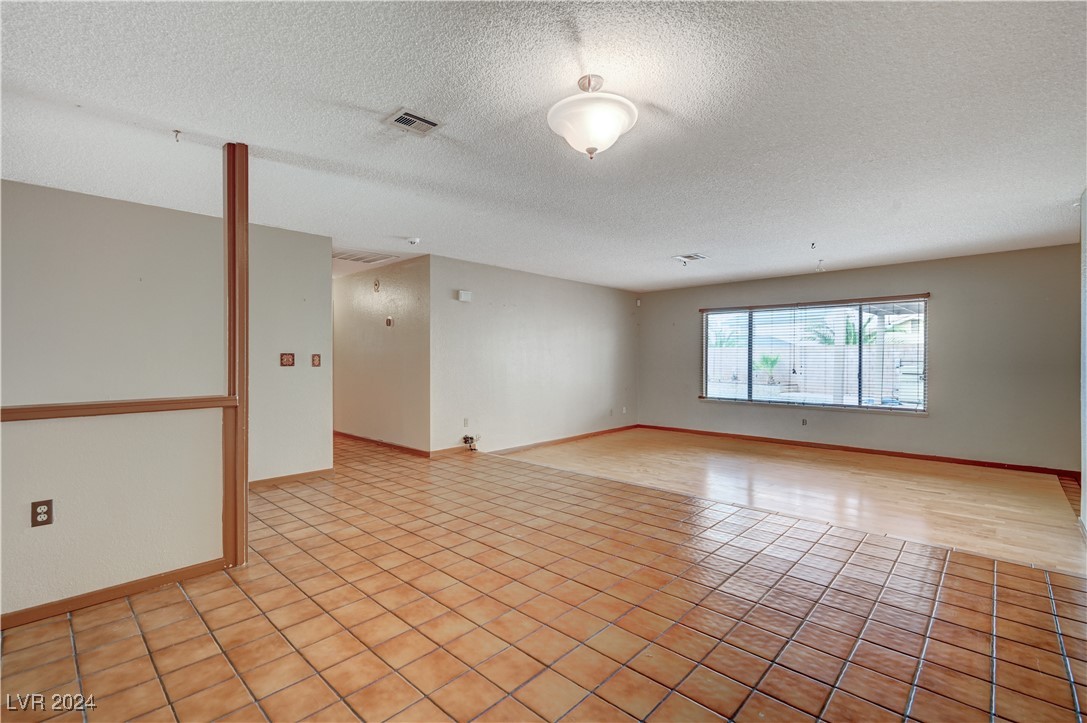 5020 Reno Court Las Vegas, NV 89119 - Photo 4 of 23