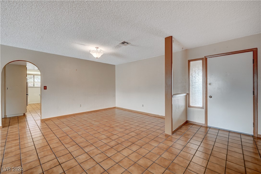 5020 Reno Court Las Vegas, NV 89119 - Photo 5 of 23