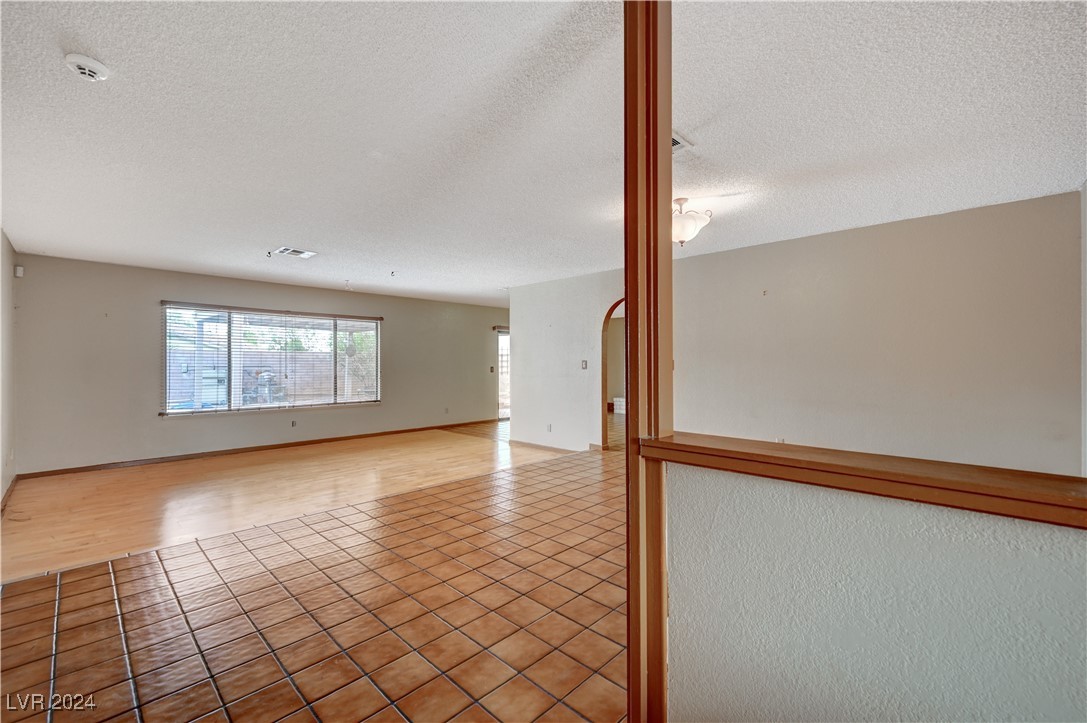 5020 Reno Court Las Vegas, NV 89119 - Photo 6 of 23