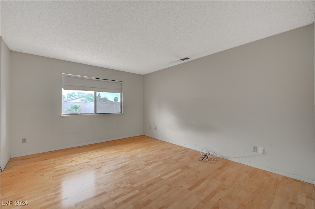 5020 Reno Court Las Vegas, NV 89119 - Photo 7 of 23