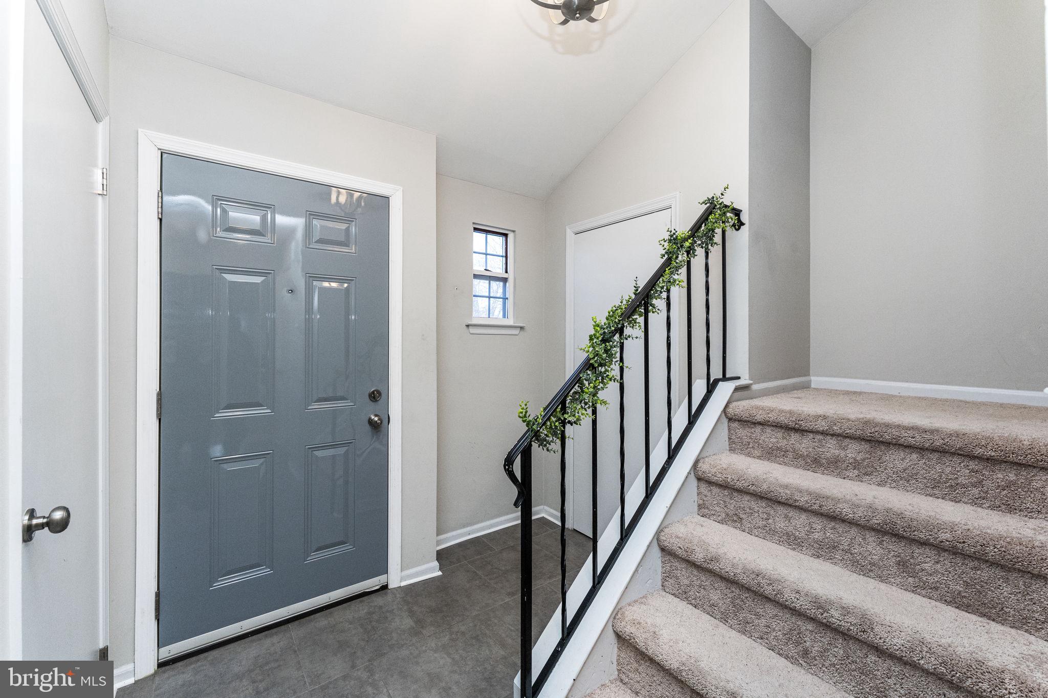 793 Briarstone Road Bethlehem, PA 18017 - Photo 4 of 30