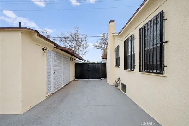 a view of a house with a outdoor space