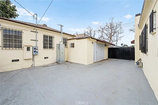 a view of a house with a garage