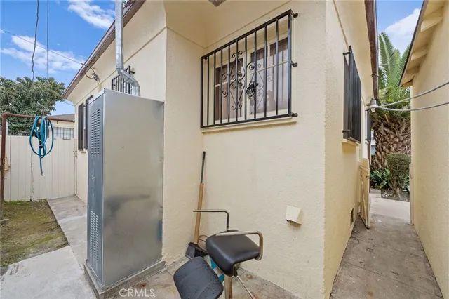 $860,000 | 1257 West 60th Place, Los Angeles, CA 90044