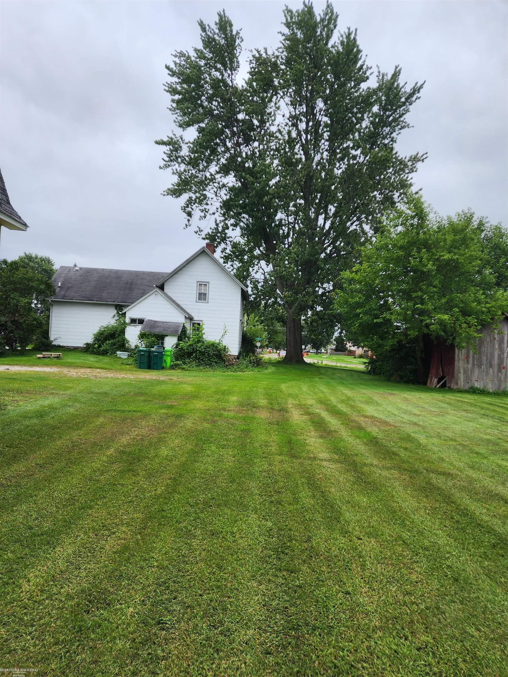 18075 21 Mile Road Macomb, MI 48044 - Photo 4 of 30 50121303-3.JPG