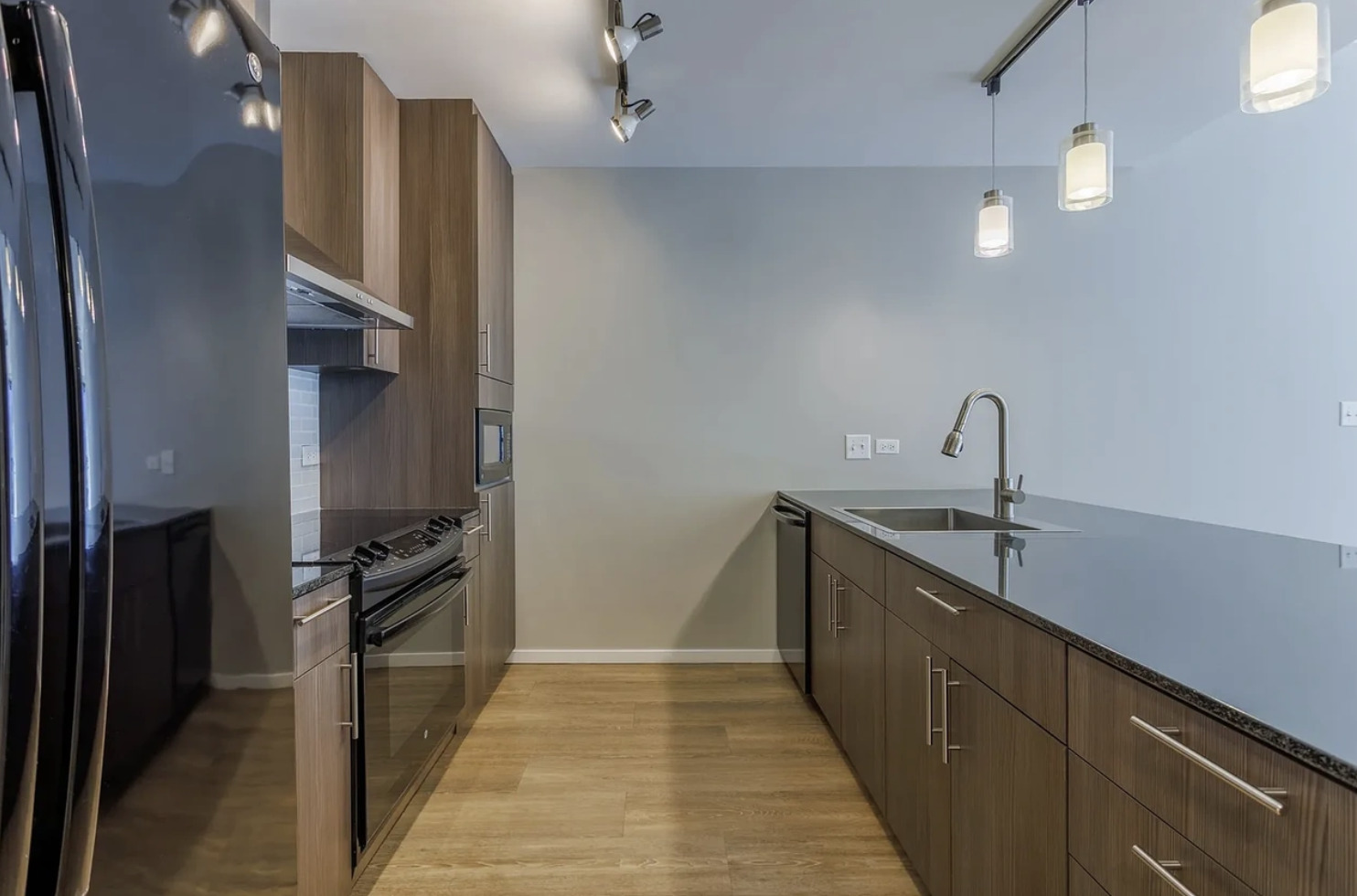211 West Scott Street, Unit 408 Chicago, IL 60610 - Photo 4 of 8