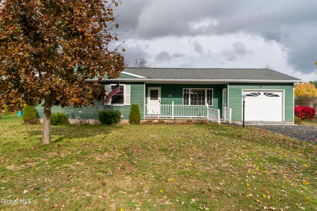 $1,900 | 11 Keyes Street, Warrensburg, NY 12885