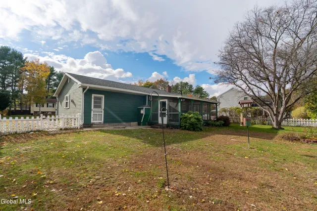 $1,900 | 11 Keyes Street, Warrensburg, NY 12885