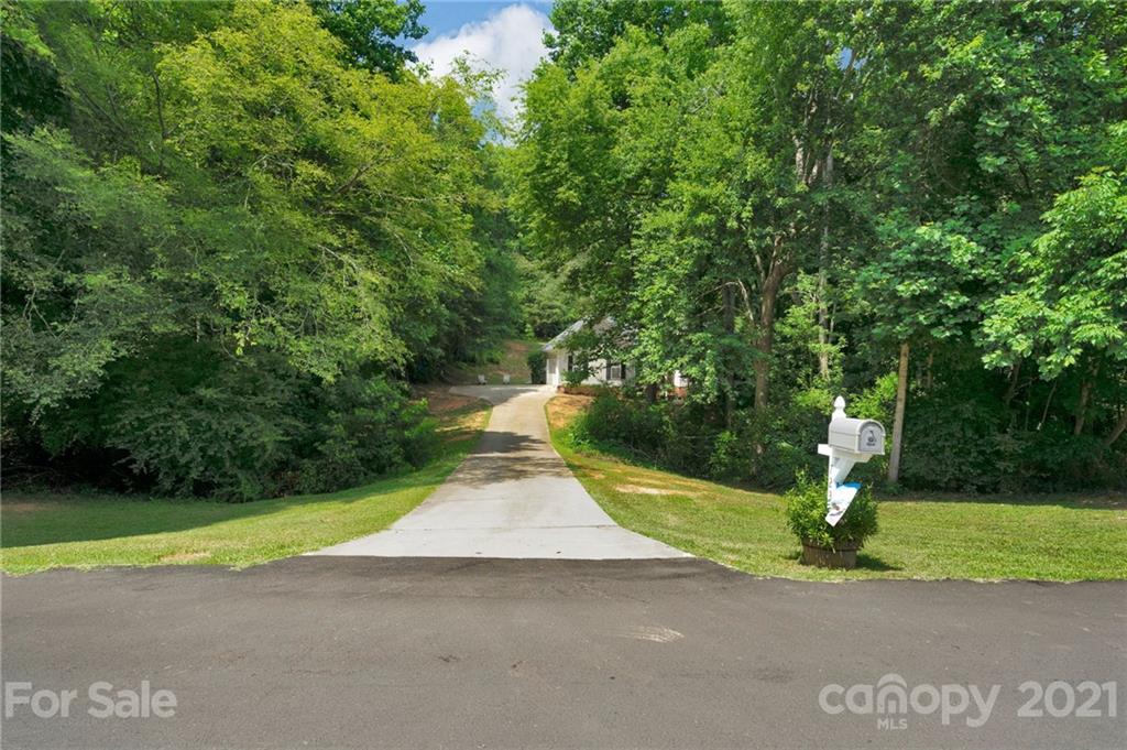 723 Cove Road Gastonia, NC 28052 - Photo 2 of 32 Gallery Image 2