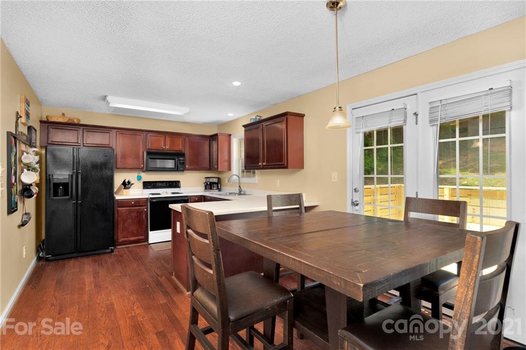 723 Cove Road Gastonia, NC 28052 - Photo 10 of 32 Gallery Image 10