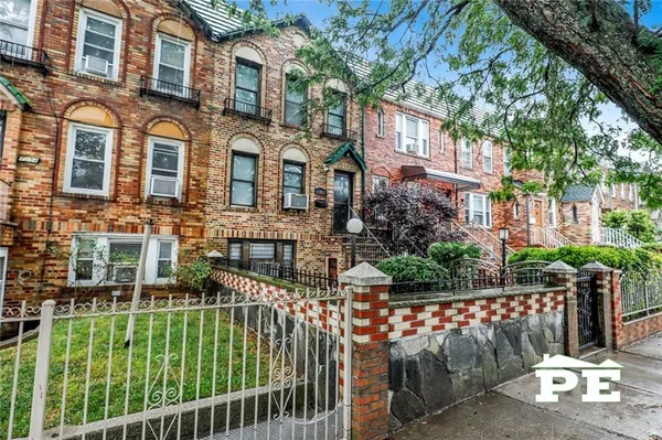$798,000 | 1392 Troy Avenue | Farragut