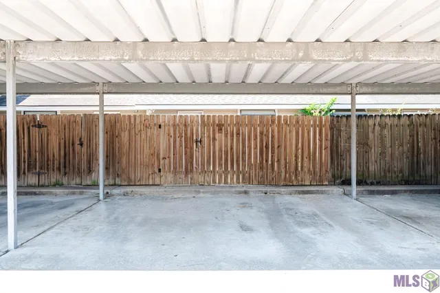 $1,350 | 13035 Briar Hollow Avenue, Baton Rouge, LA 70810