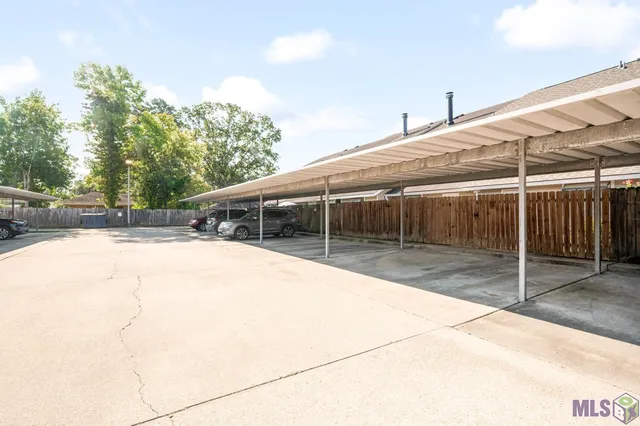 $1,350 | 13035 Briar Hollow Avenue, Baton Rouge, LA 70810